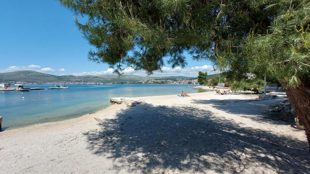 Large Seaview Apt, 150M To Beach, 4Km From Trogir