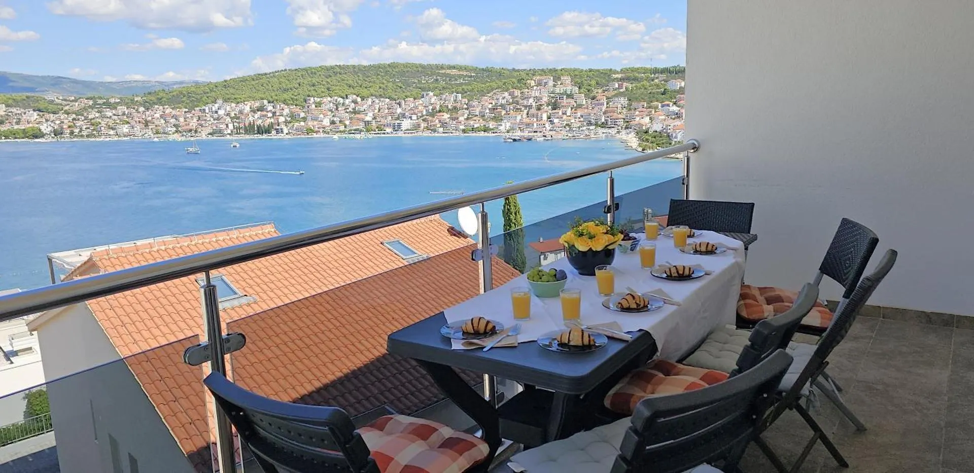 Apartment Large Seaview Apt, 150M To Beach, 4Km From Trogir