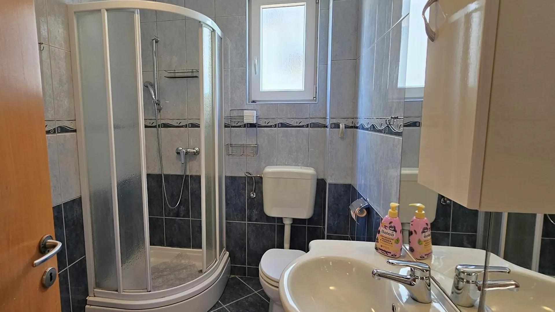 Large Seaview Apt, 150M To Beach, 4Km From Trogir
